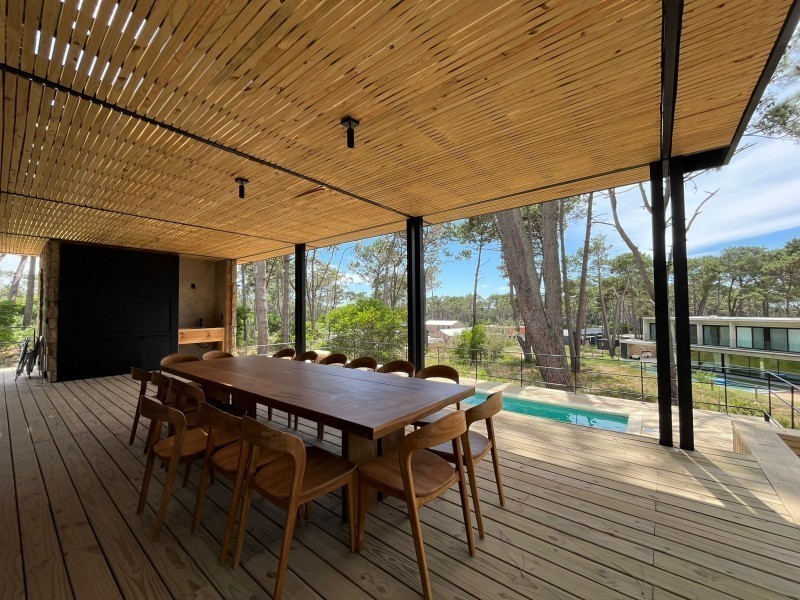 Casa en venta y alquiler en Barrio Privado La Barra